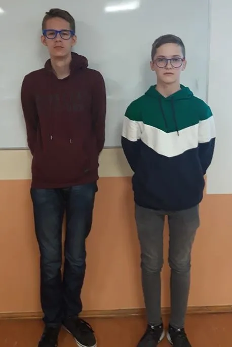 Ar 3d pildspalvu veidoti briļļu rāmji ( 7.klase)